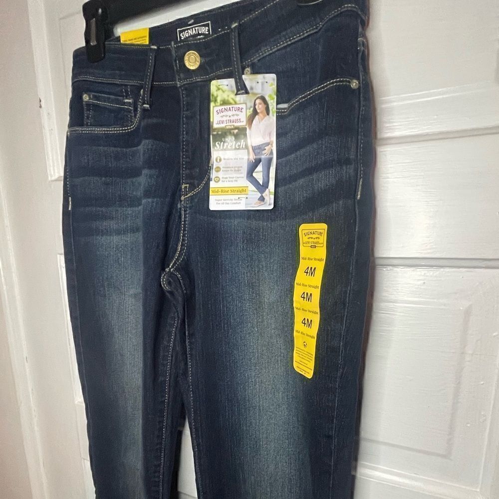 NWTs Signature Levi Strauss Mid-Rise Straight Leg - Picture 4 of 13